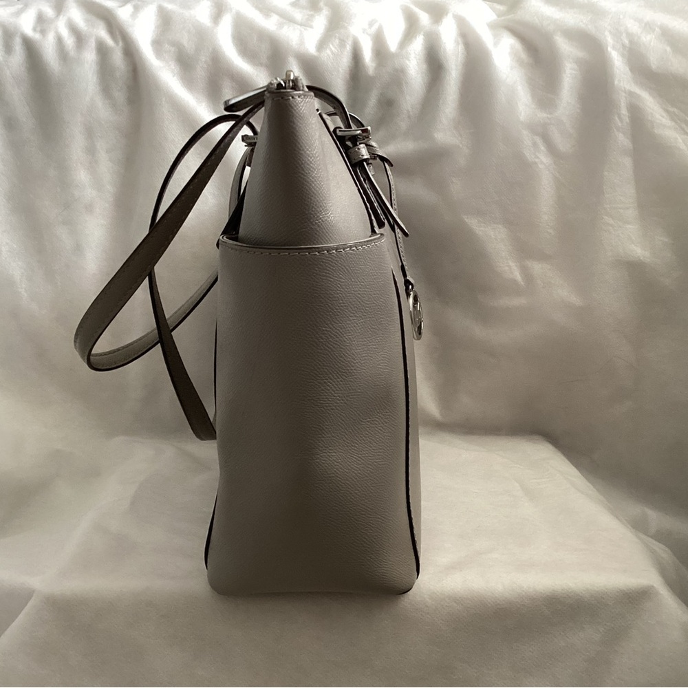 Michael Kors ‘Charlotte’ Saffiano Leather Tote - Picture 4 of 15
